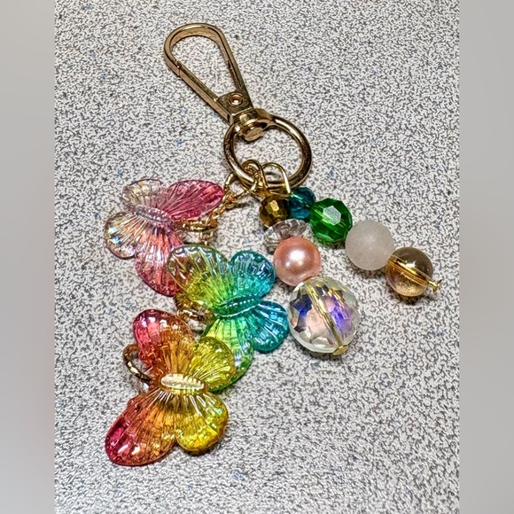 🌈 multi colored Butterfly Keychain - Picture 5 of 7